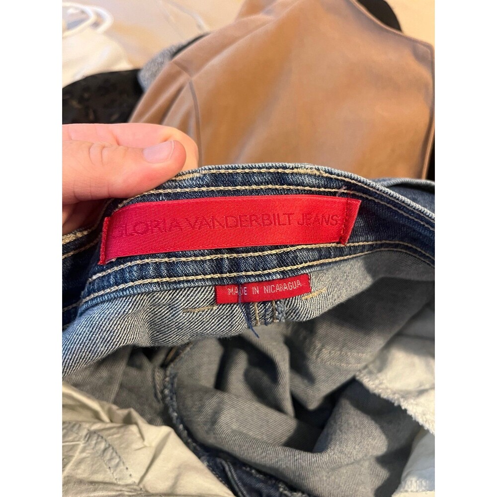 Gloria Vanderbilt Women’s Capri Jeans - Picture 7 of 7